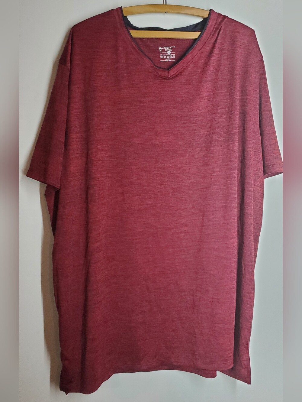 Liberty Pro Men's V-Neck Short Sleeve Tee in Wine